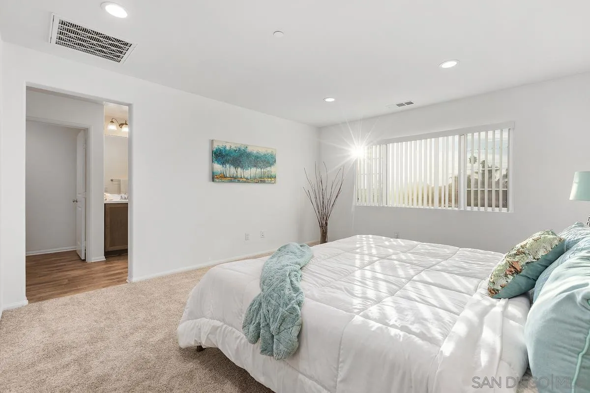 264 Camellia Way Vista, CA 92083 - Photo 5 of 13