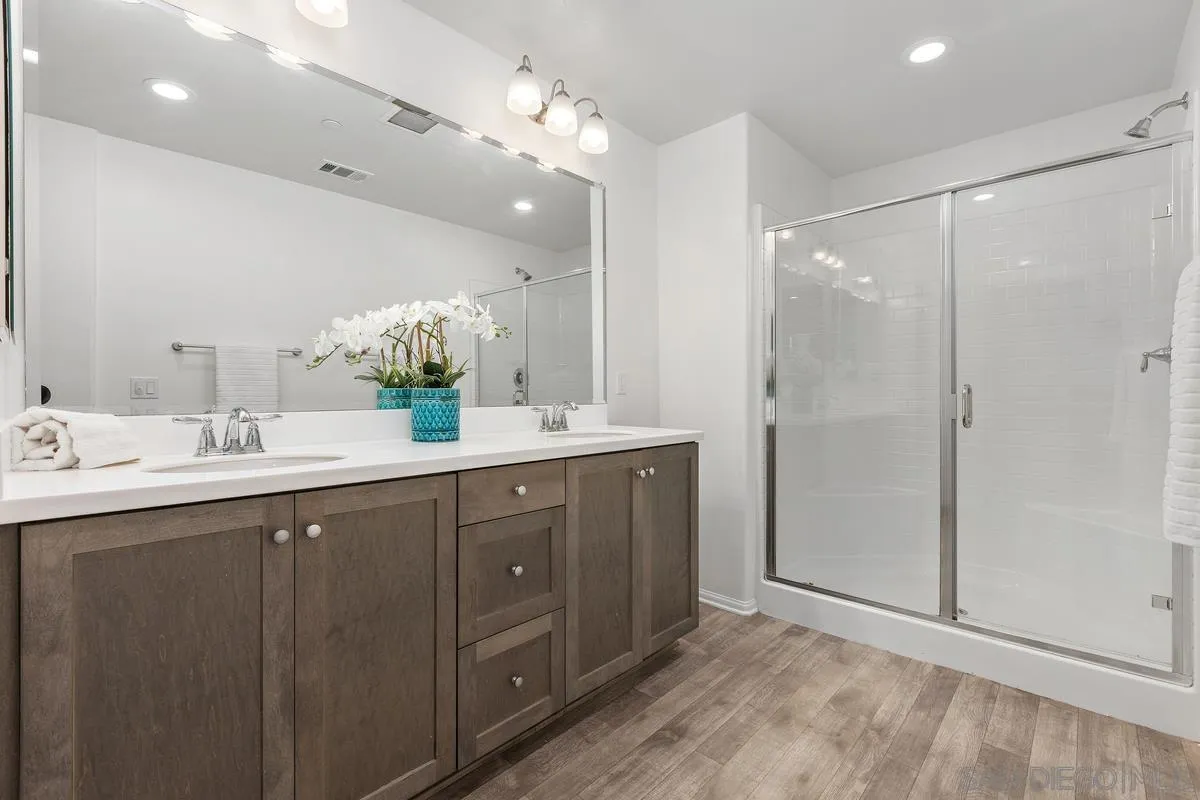 264 Camellia Way Vista, CA 92083 - Photo 6 of 13