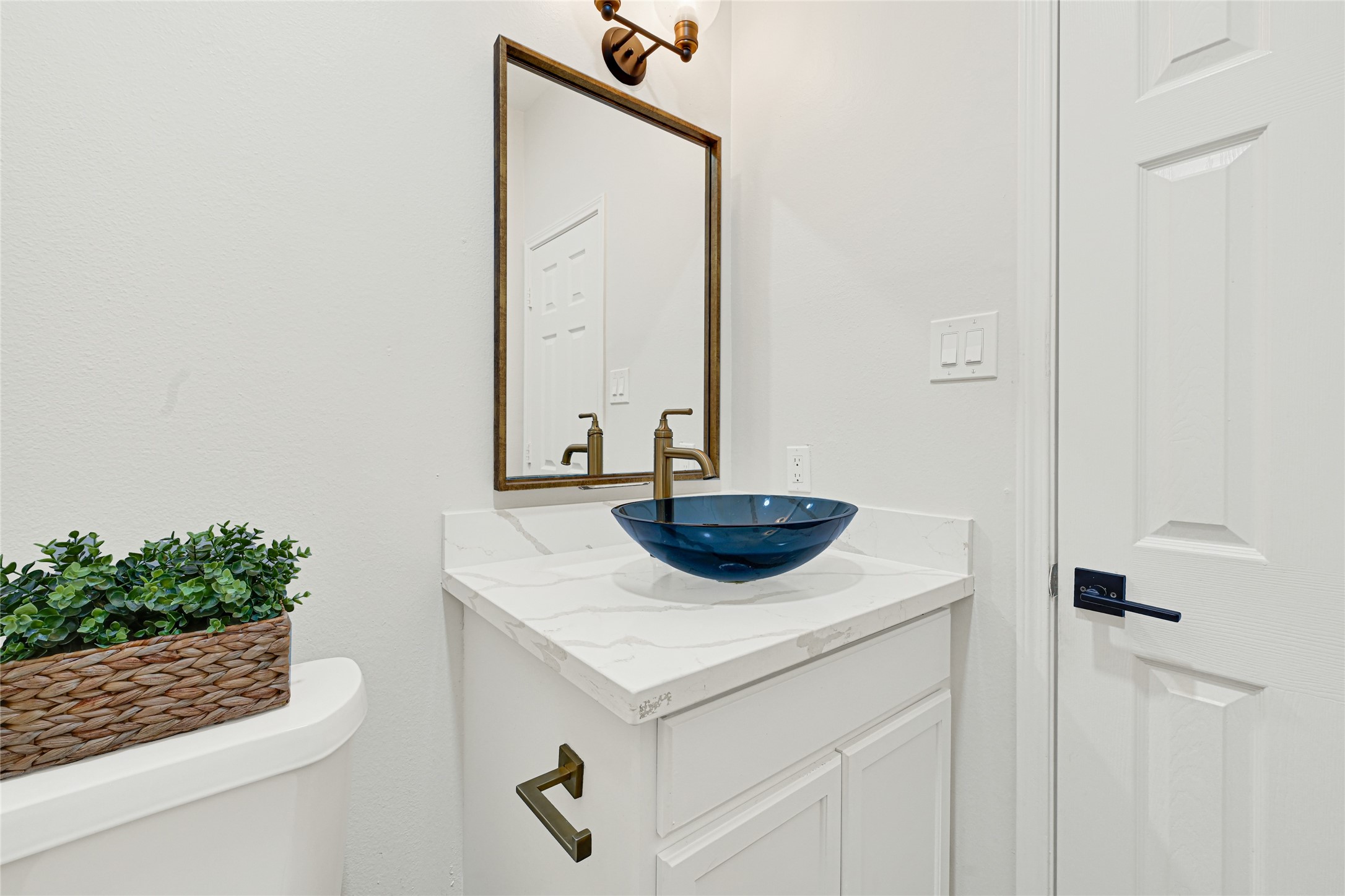 16502 Barker Ranch Court Cypress, TX 77429 - Photo 5 of 21 a kitchen with a sink and a stove