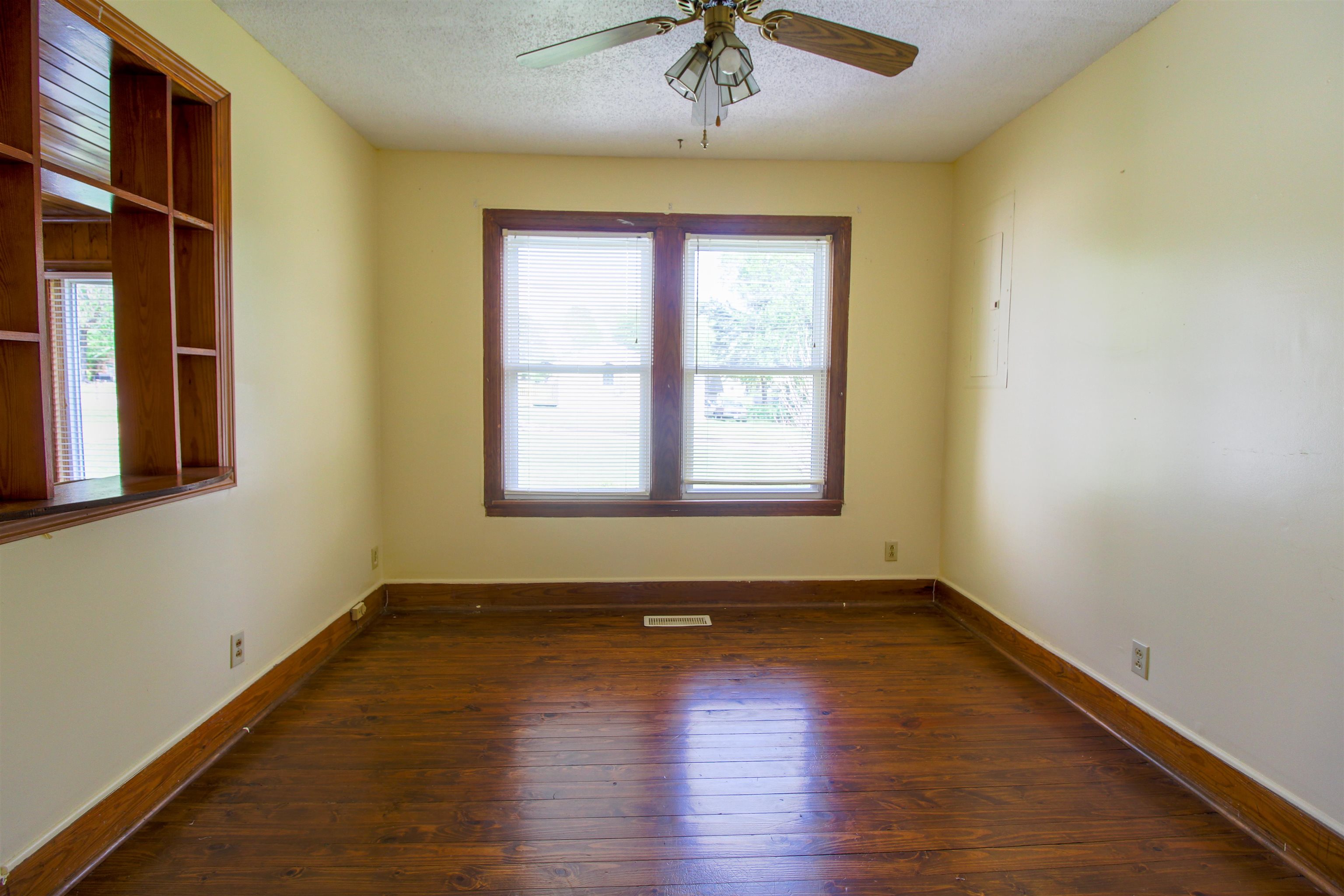 274 Joann Street Ripley, TN 38063 - Photo 6 of 28 an empty room with a window