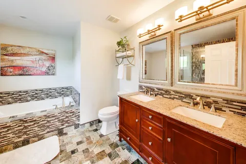 $470,000 | 401 Quigley Street, Mundelein, IL 60060