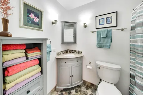 $470,000 | 401 Quigley Street, Mundelein, IL 60060