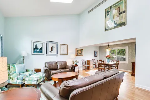 $470,000 | 401 Quigley Street, Mundelein, IL 60060