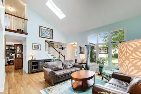 $470,000 | 401 Quigley Street, Mundelein, IL 60060