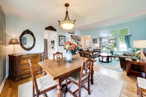 $470,000 | 401 Quigley Street, Mundelein, IL 60060