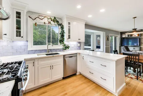 $470,000 | 401 Quigley Street, Mundelein, IL 60060