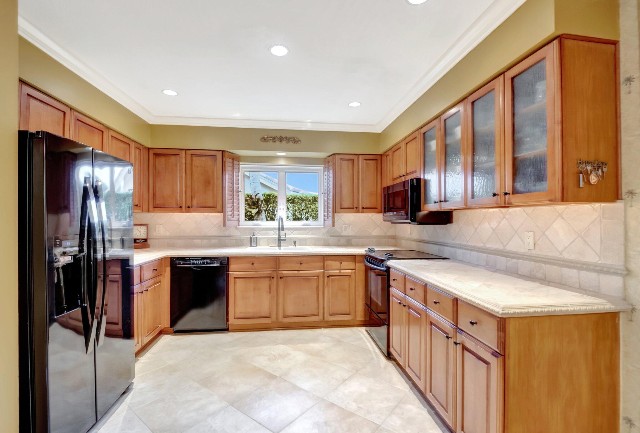 9758 Erica Court Boca Raton, FL 33496 - Photo 14 of 74 Spacious Kitchen