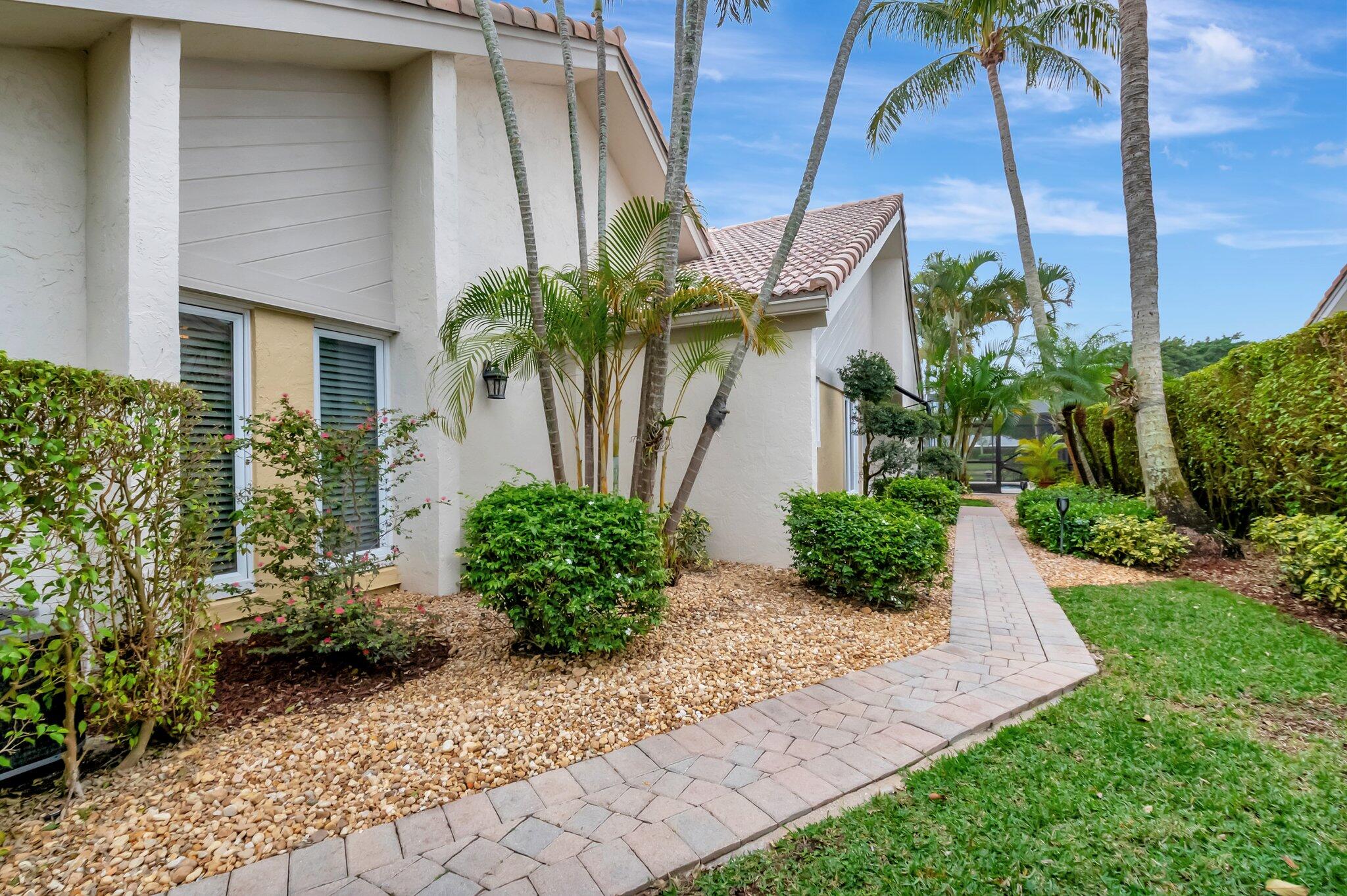 9758 Erica Court Boca Raton, FL 33496 - Photo 4 of 74 Courtyard Walkway