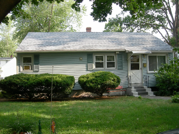 17 Sidney Place Springfield, MA 01109 - Photo 1 of 17 Gallery Image 1