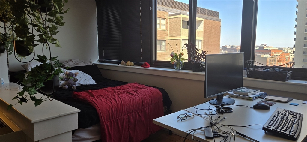 2 Hawthorne Place, Unit 16F Boston, MA 02114 - Photo 4 of 9