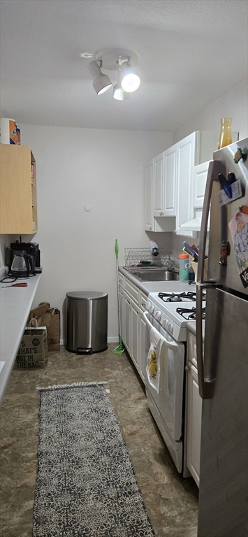 2 Hawthorne Place, Unit 16F Boston, MA 02114 - Photo 5 of 9