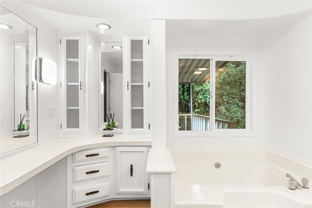 1901 Dayton Road, Unit 27 Chico, CA 95928 - Photo 29 of 53 Primary bathroom