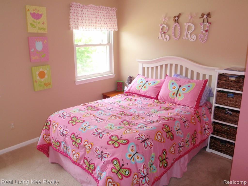 822 Dickson Lane Rochester, MI 48307 - Photo 18 of 26 Bedroom 3