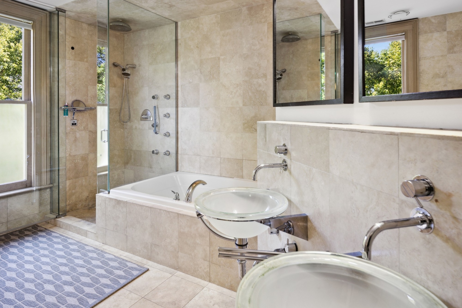 417 East Deerpath Road Lake Forest, IL 60045 - Photo 22 of 43 a bathroom with a sink and a bathtub