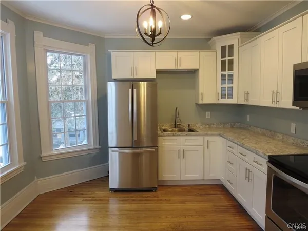 $1,900 | 1801 James Street, Unit 2, Syracuse, NY 13206