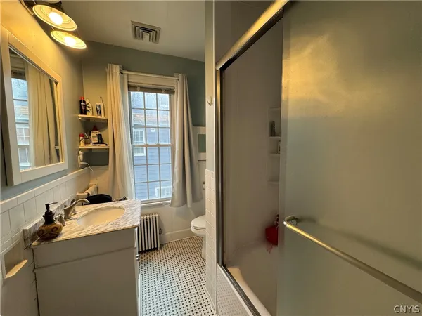 $1,900 | 1801 James Street, Unit 2, Syracuse, NY 13206