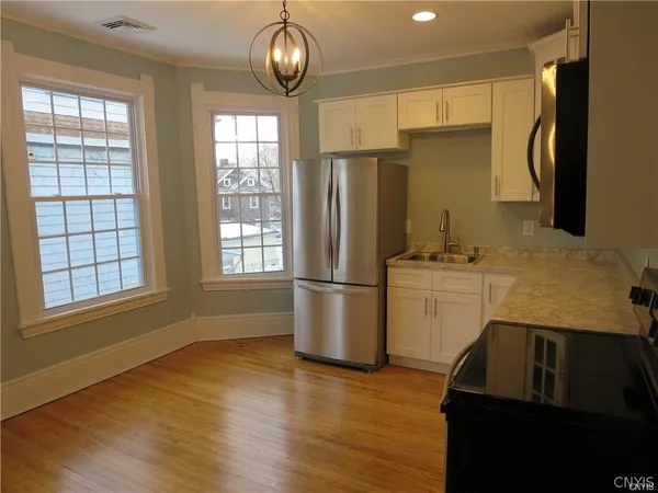 $1,900 | 1801 James Street, Unit 2, Syracuse, NY 13206