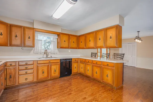 $189,900 | 130 Greenview Road, Centralia, IL 62801