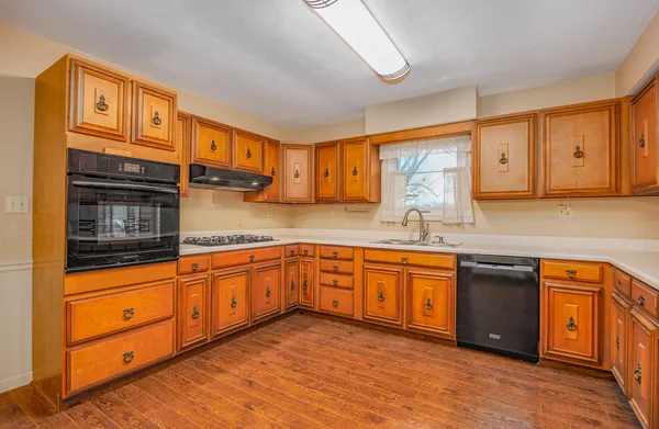 $189,900 | 130 Greenview Road, Centralia, IL 62801