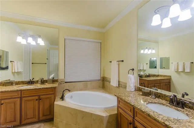 $10,000 | 9230 Veneto Place, Unit 33AB, Naples, FL 34113