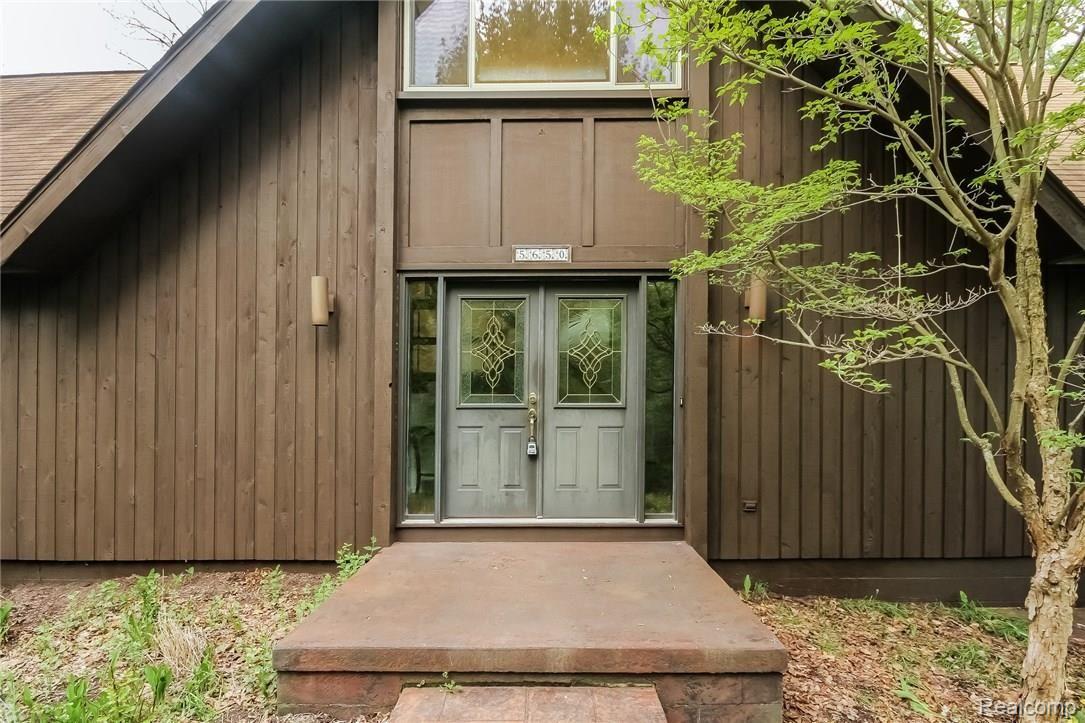005-Front_Entrance-2737413-medium.jpg