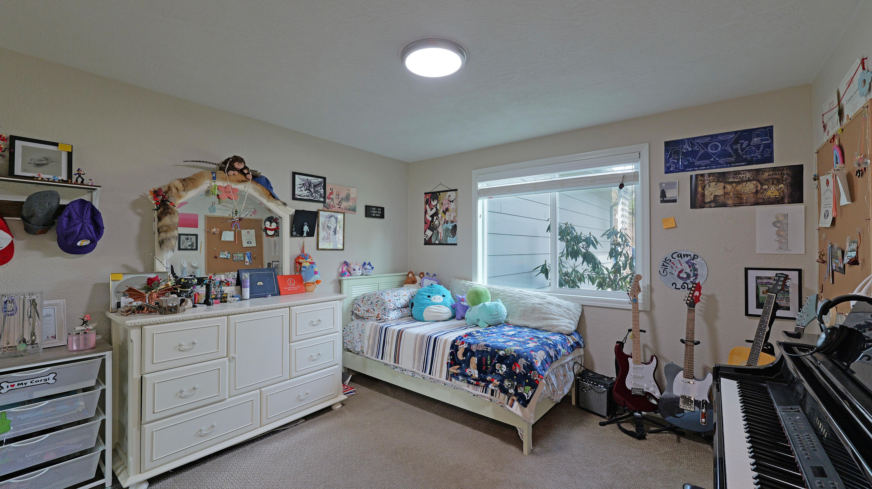 9401 Old Stage Road Central Point, OR 97502 - Photo 29 of 49 Bedroom #2