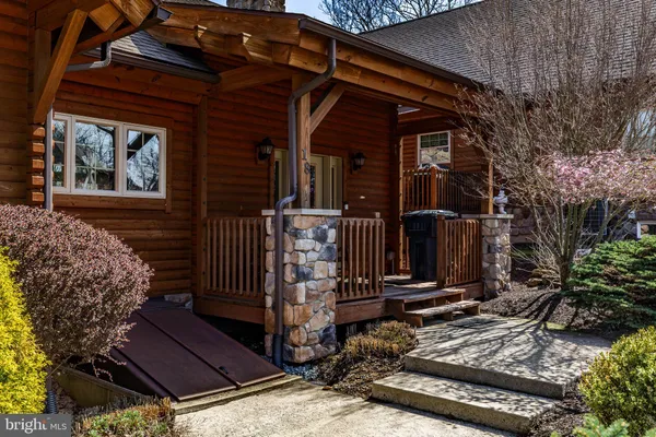 $429,000 | 18 Sugarloaf Lane, Hazleton, PA 18202