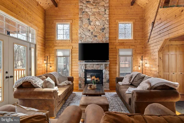 $429,000 | 18 Sugarloaf Lane, Hazleton, PA 18202