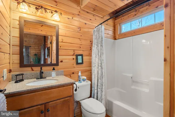 $429,000 | 18 Sugarloaf Lane, Hazleton, PA 18202