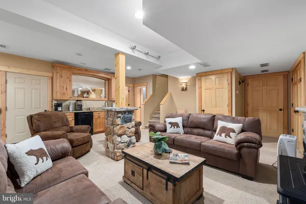 $429,000 | 18 Sugarloaf Lane, Hazleton, PA 18202