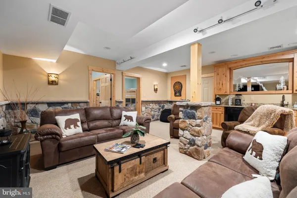 $429,000 | 18 Sugarloaf Lane, Hazleton, PA 18202