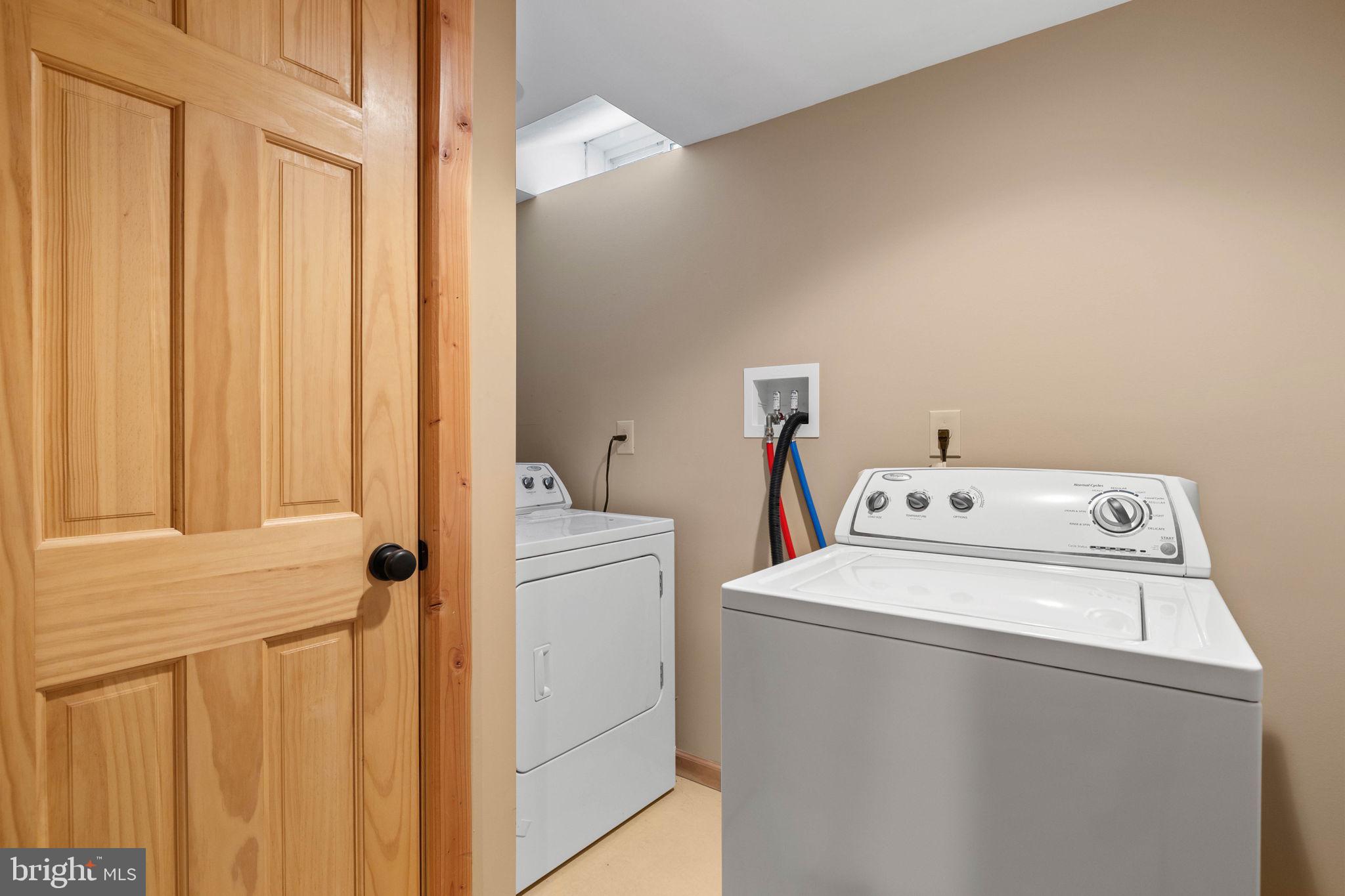 18 Sugarloaf Lane Hazleton, PA 18202 - Photo 50 of 85 a utility room with dryer and washer