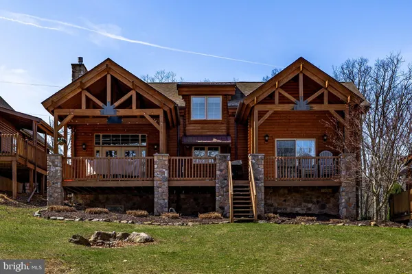 $429,000 | 18 Sugarloaf Lane, Hazleton, PA 18202