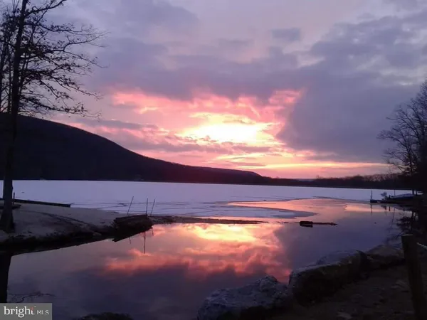 $429,000 | 18 Sugarloaf Lane, Hazleton, PA 18202