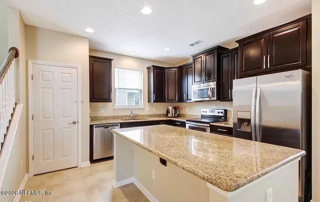 $2,400 | 459 Vineyard Lane, Orange Park, FL 32073