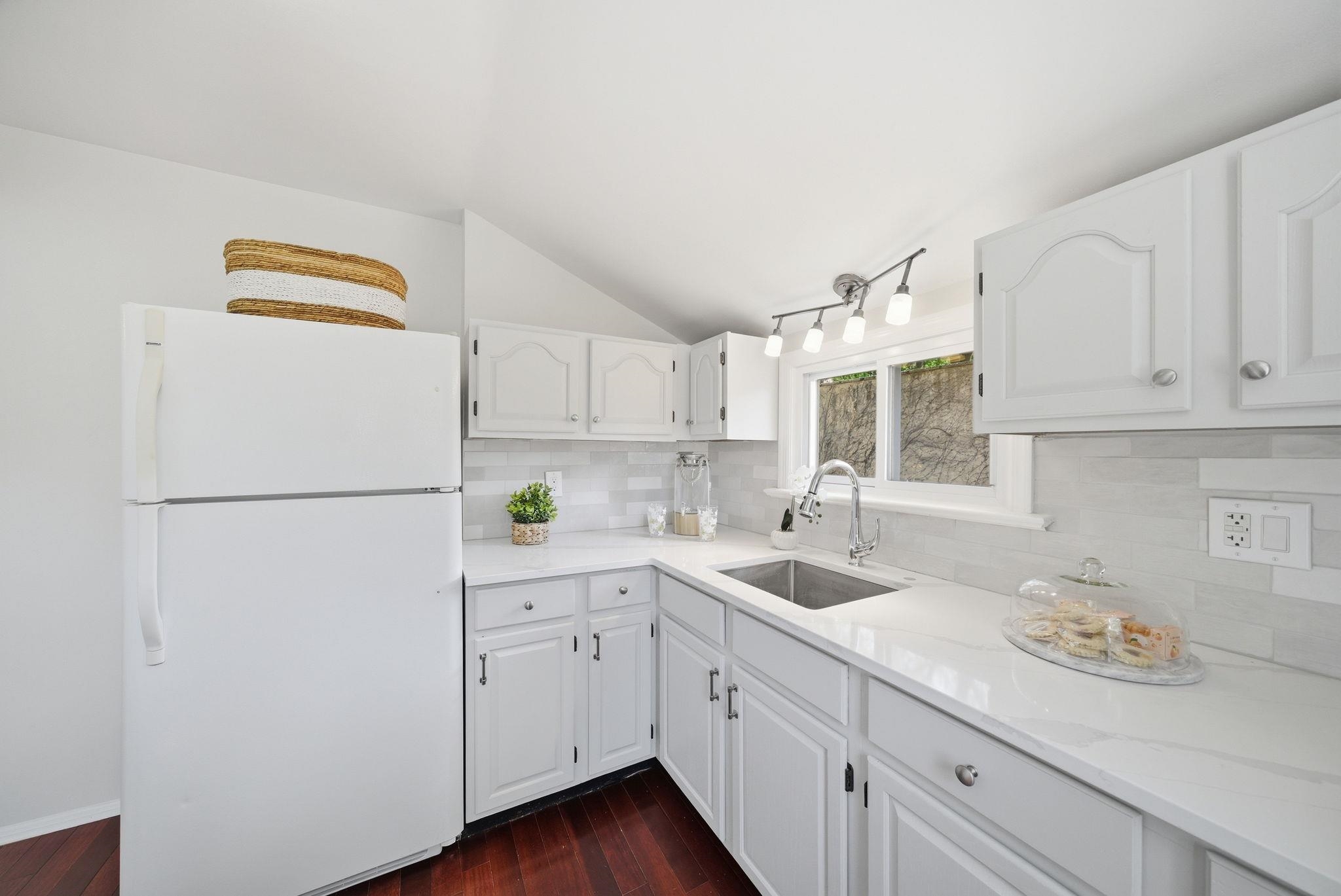 386 Kinderkamack Road Oradell, NJ 07649 - Photo 2 of 18
