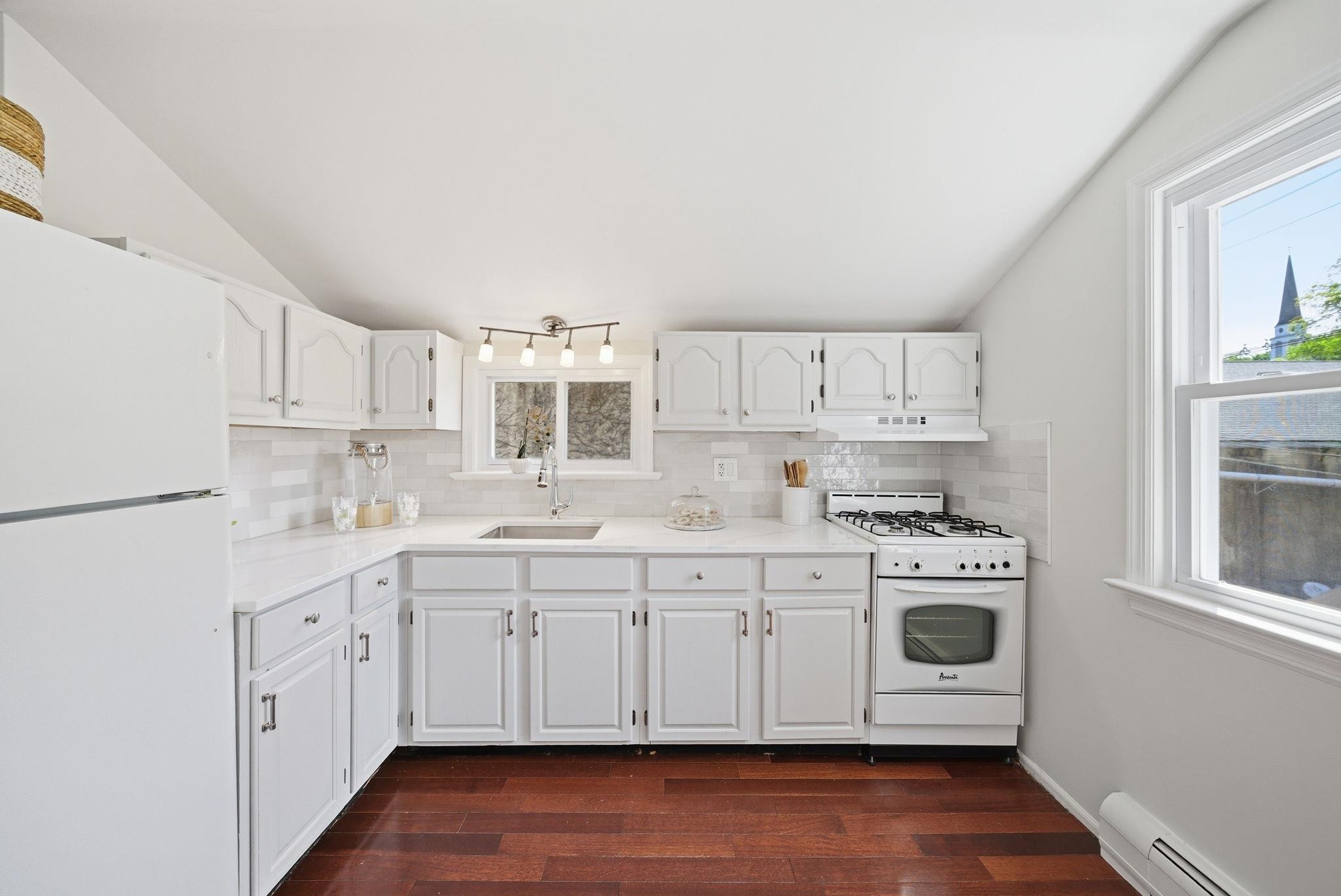 386 Kinderkamack Road Oradell, NJ 07649 - Photo 3 of 18