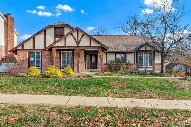 $430,000 | 2034 Emerald Crest Court, Chesterfield, MO 63017