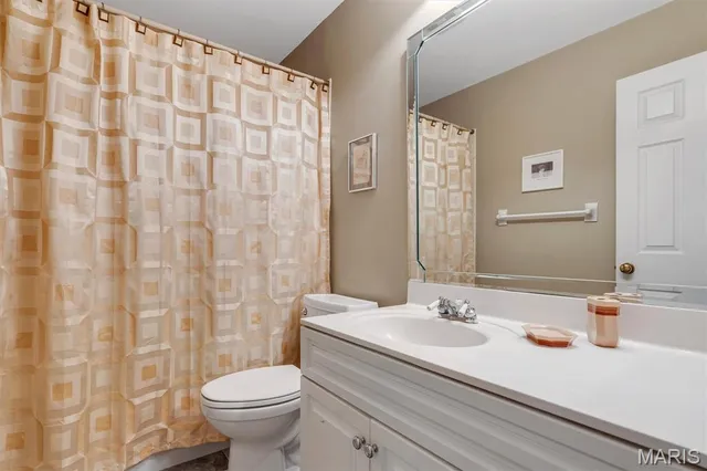 $430,000 | 2034 Emerald Crest Court, Chesterfield, MO 63017