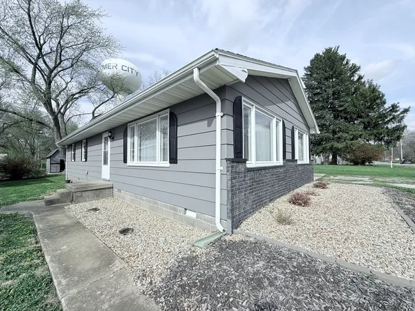 $184,900 | 311 East Allen Street, Farmer City, IL 61842