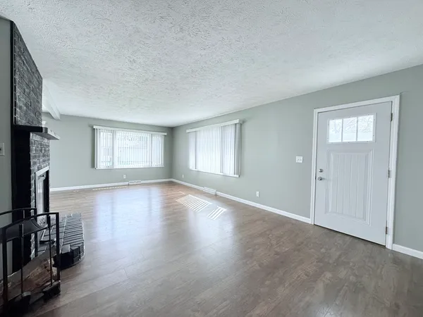 $184,900 | 311 East Allen Street, Farmer City, IL 61842
