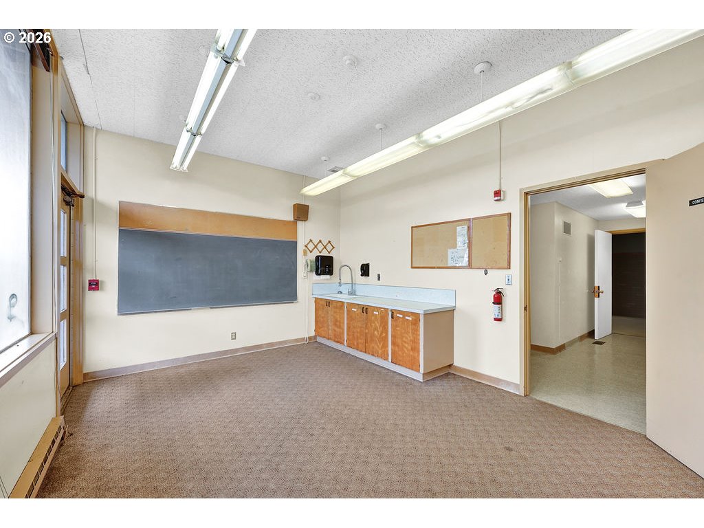 21211 Coburg Road Harrisburg, OR 97446 - Photo 22 of 48 a view of an empty room