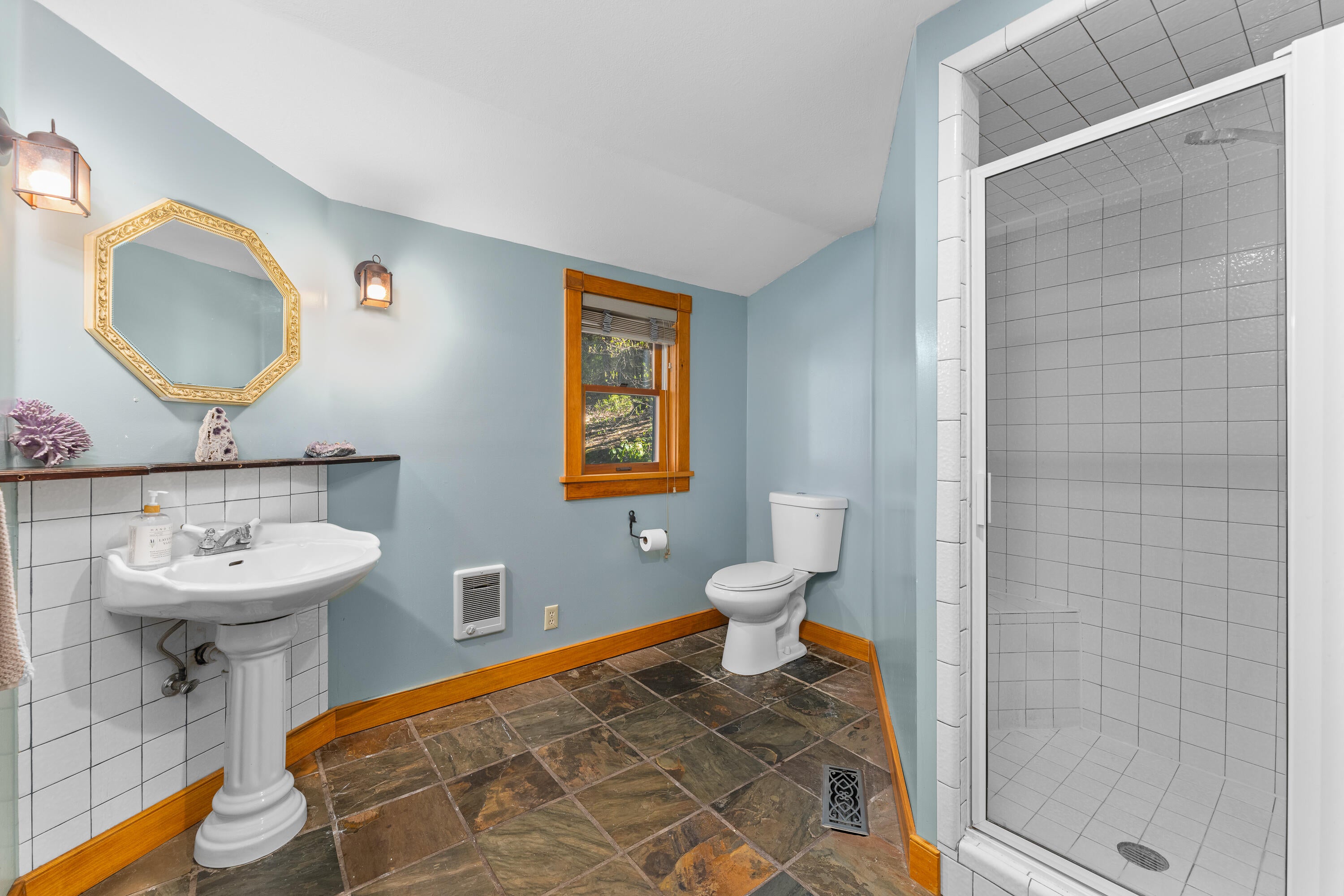 2315 Reeves Creek Road Selma, OR 97538 - Photo 13 of 49 Downstairs bathroom.