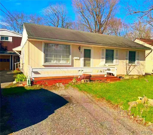 $325,000 | 21 Tyler Court, Manlius, NY 13104