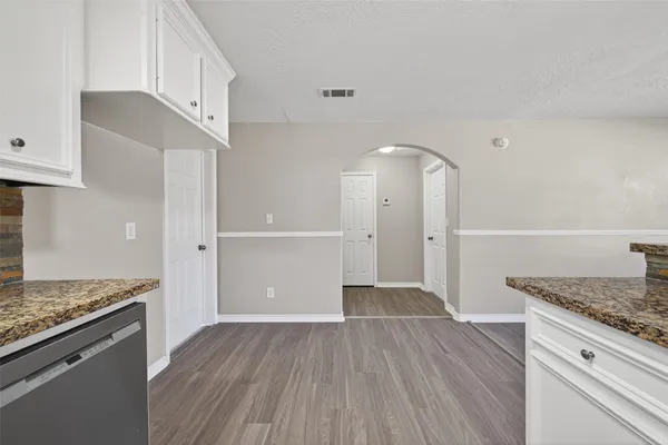 $1,875 | 210 North Shirley Lane, Willis, TX 77378