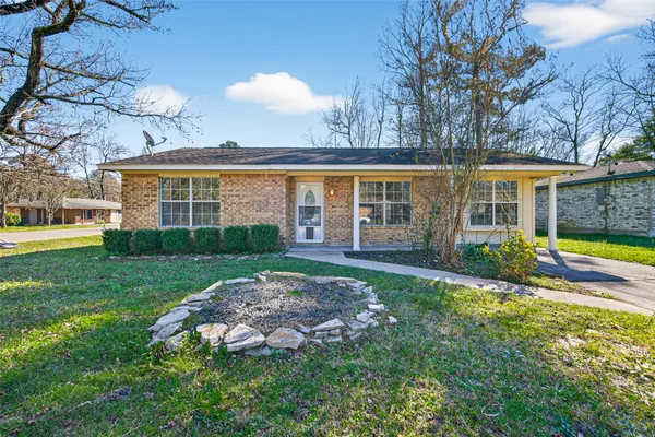 $1,875 | 210 North Shirley Lane, Willis, TX 77378