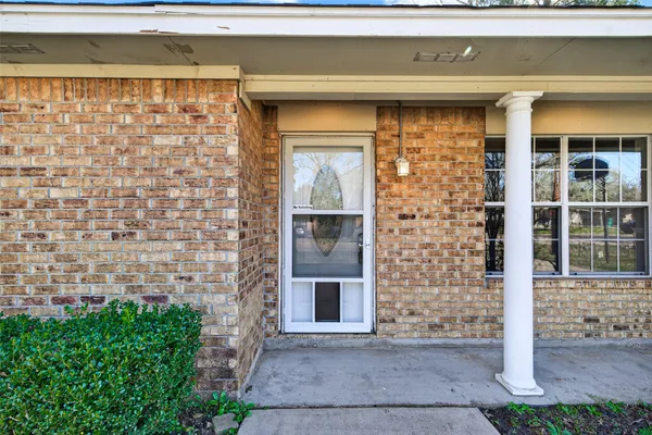 $1,875 | 210 North Shirley Lane, Willis, TX 77378