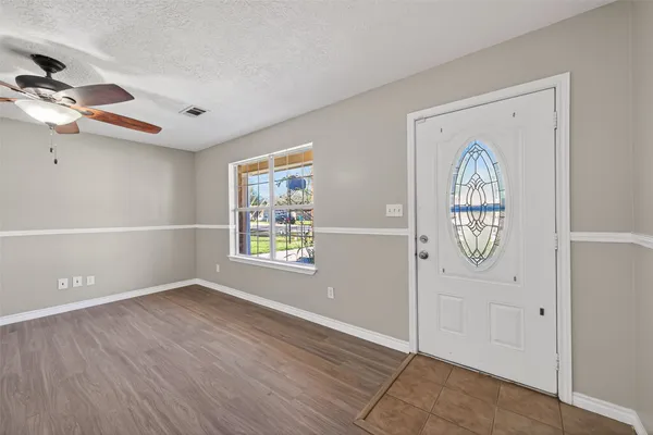 $1,875 | 210 North Shirley Lane, Willis, TX 77378