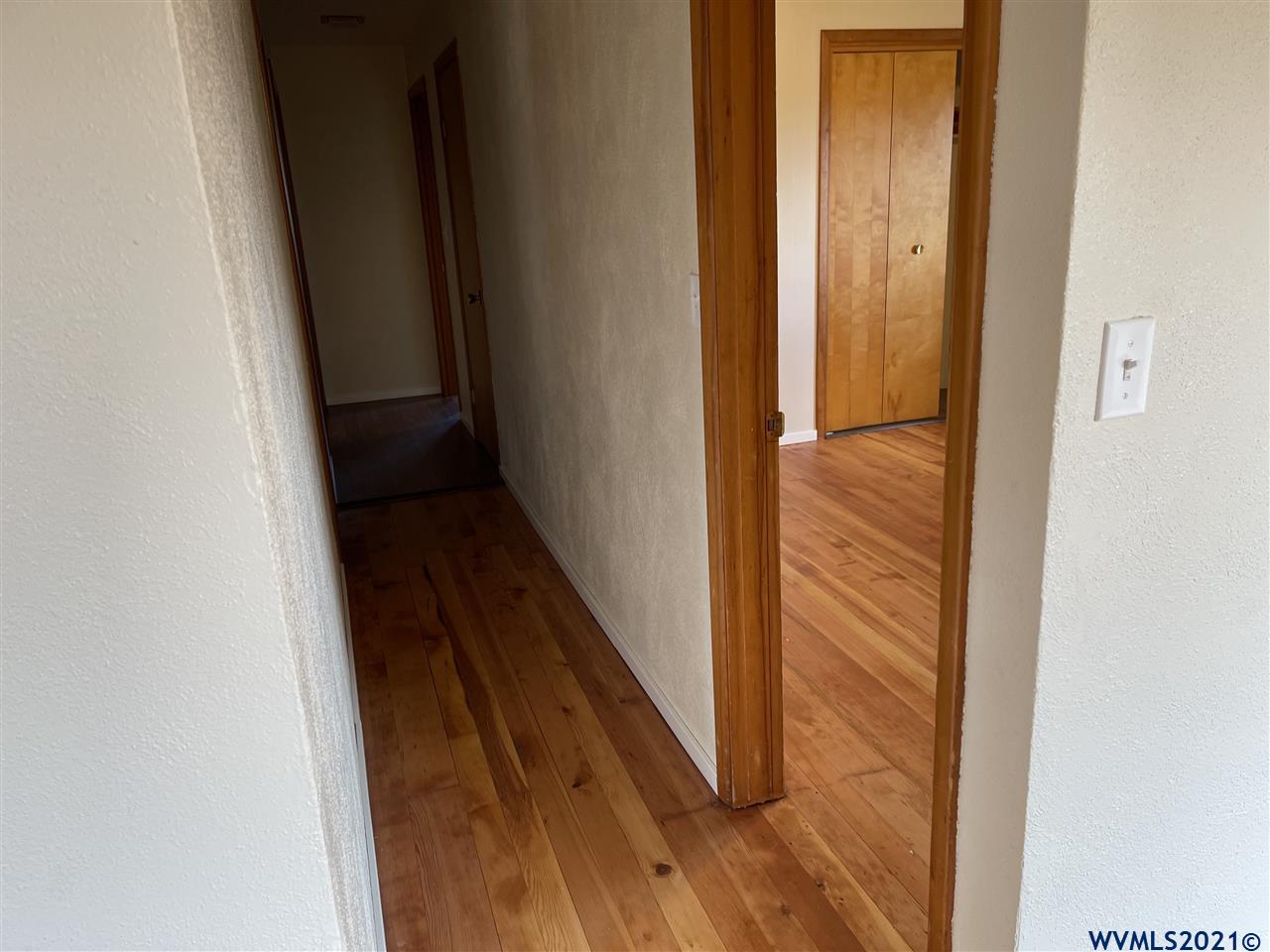 17235 Bridgeport Road Dallas, OR 97338 - Photo 18 of 42