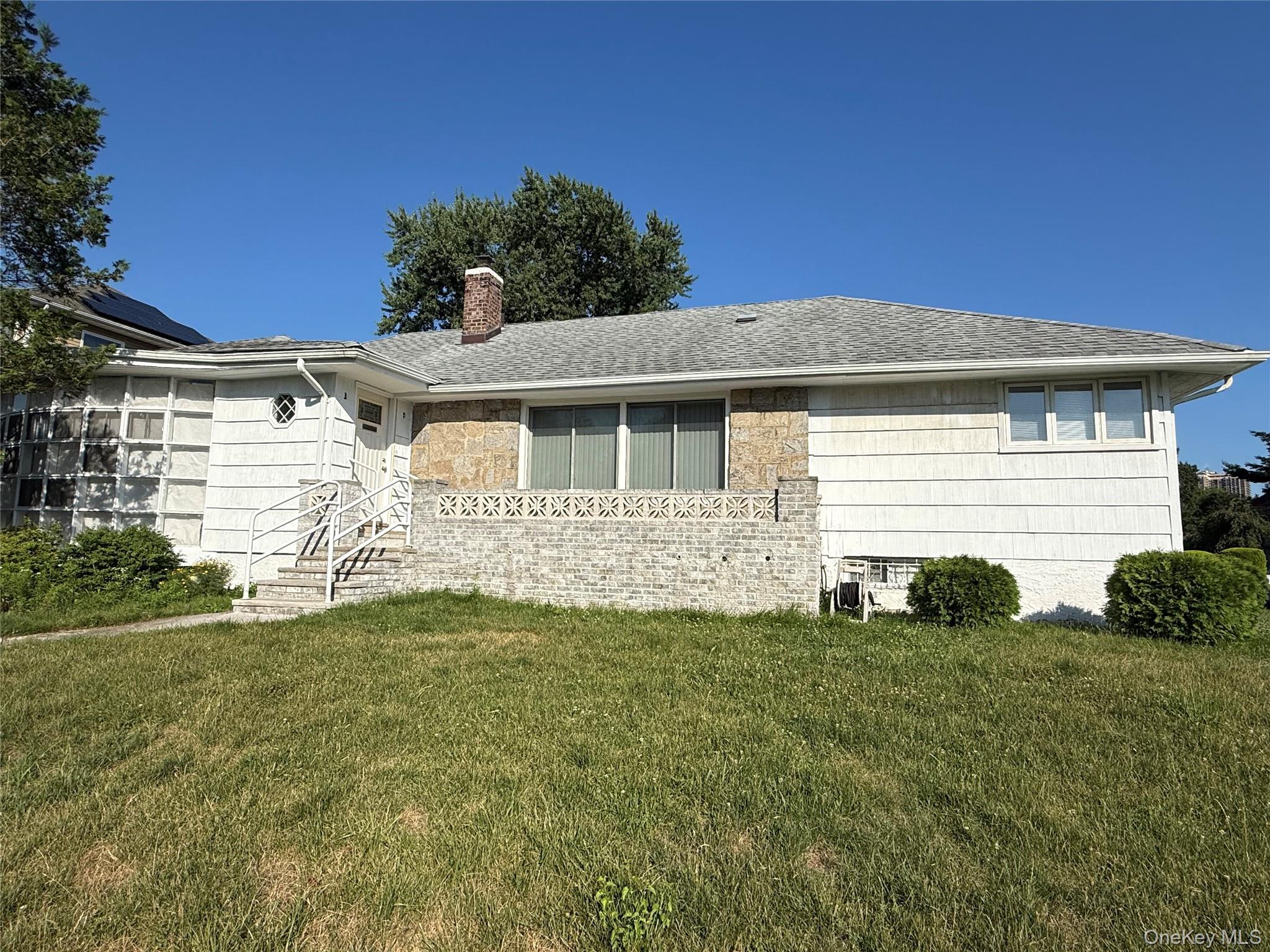 11 Webb Hill Road Great Neck, NY 11020 - Photo 1 of 7